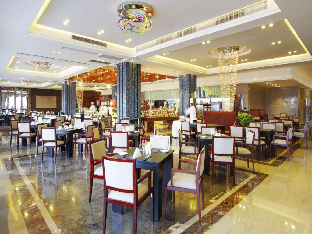 Eurasia Convention International Hotel Ухань Екстер'єр фото