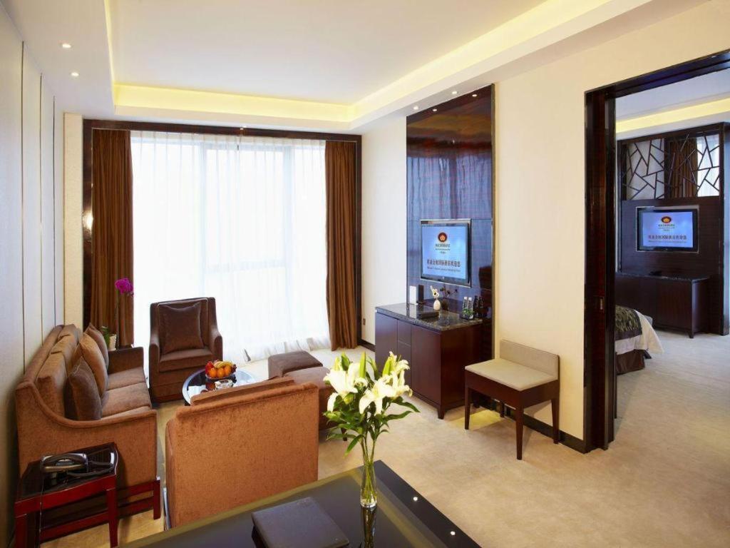 Eurasia Convention International Hotel Ухань Екстер'єр фото