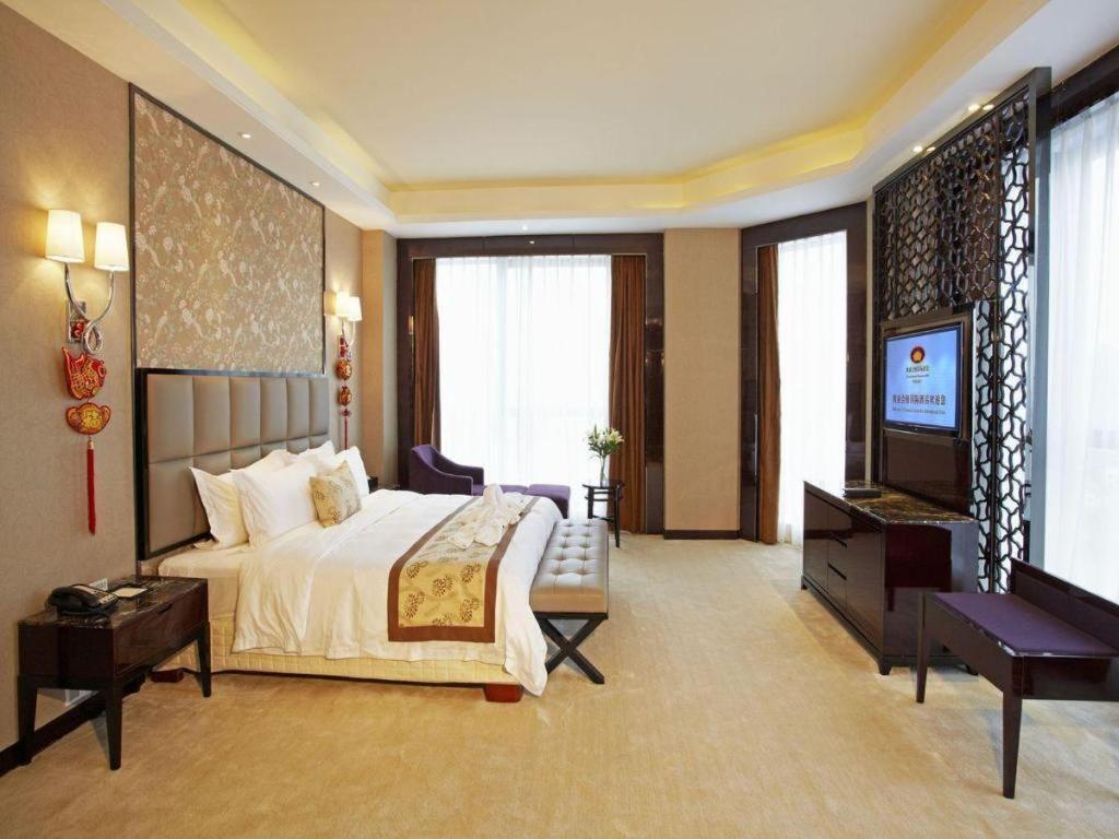 Eurasia Convention International Hotel Ухань Екстер'єр фото