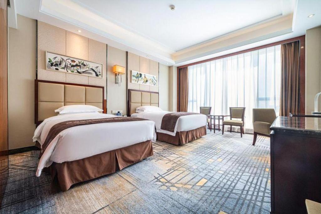 Eurasia Convention International Hotel Ухань Екстер'єр фото
