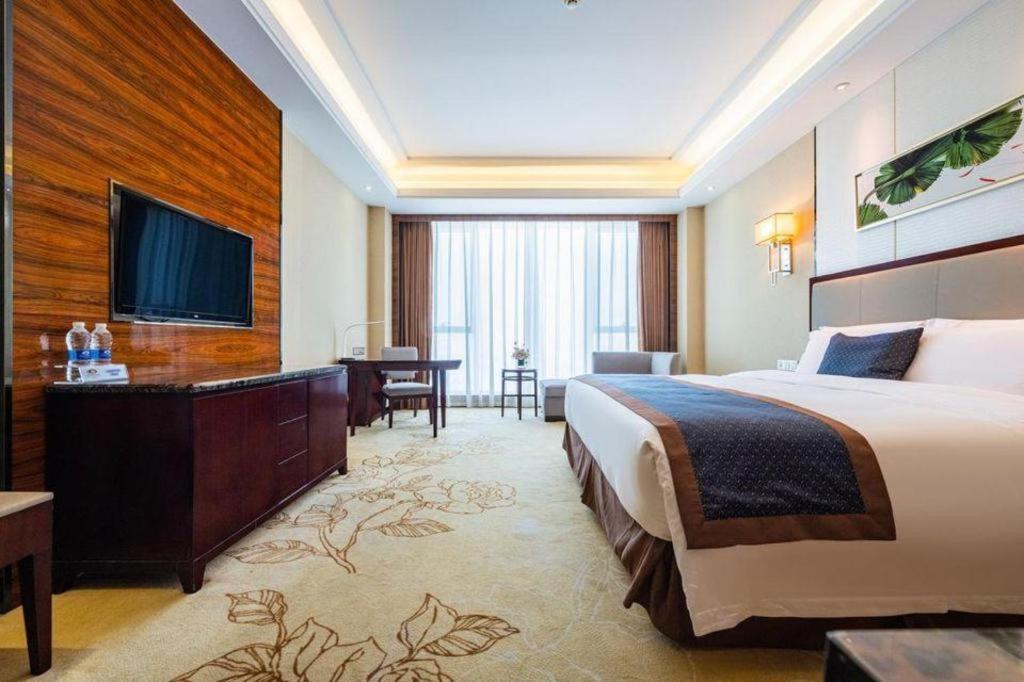 Eurasia Convention International Hotel Ухань Екстер'єр фото